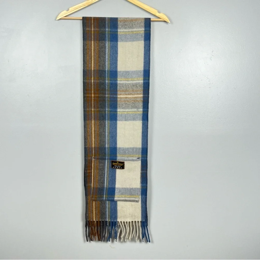 Patrick King Woollen Company merino wool blue plaid 2 pocket fringed scarf.